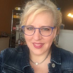 Meet your Posher, Elana